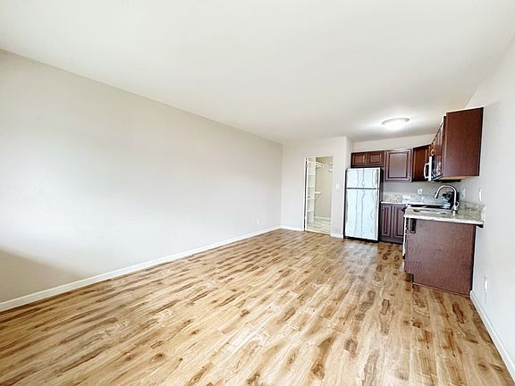 2nd image of 1845 Hornblend St APT 5