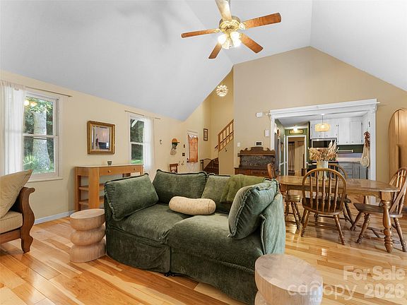 3rd image of 58 Pittman Rd
