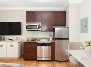 11 W. Division, Chicago, IL 60610