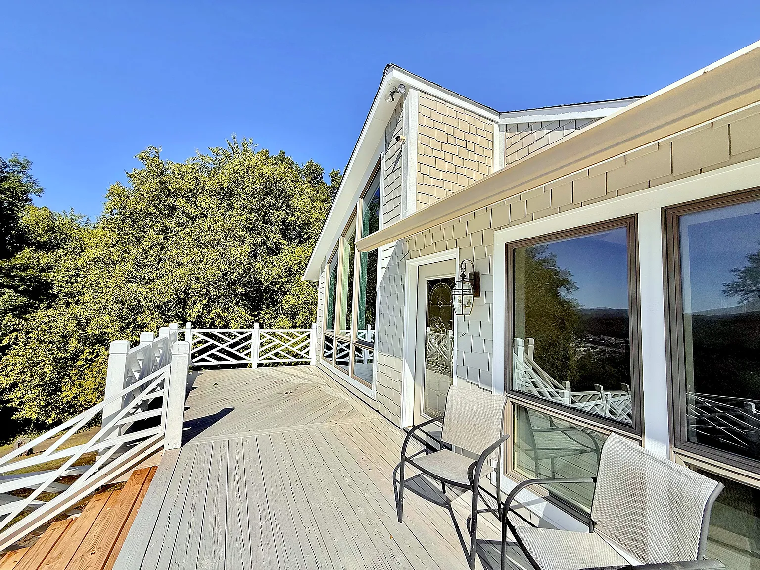 4 bed, 2400 sqft, $3,000 — Photo 4