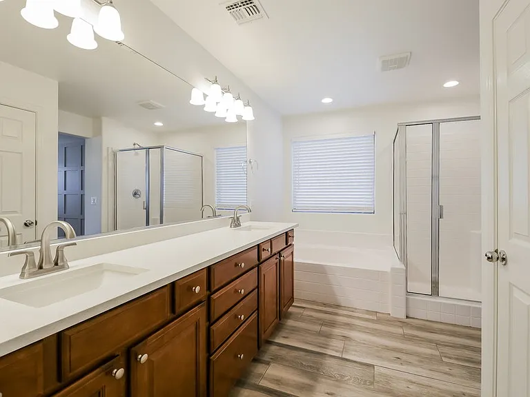 27424 N 54th Ln — Photo 11