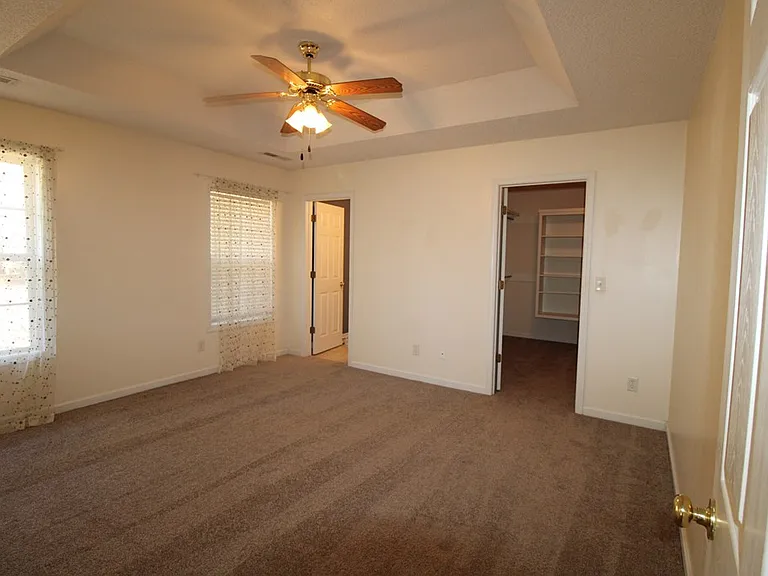 305 Trillium Ln — Photo 15