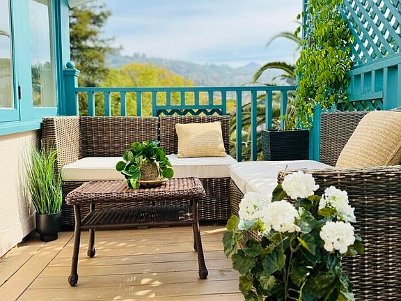 Private Balcony with Mountain View