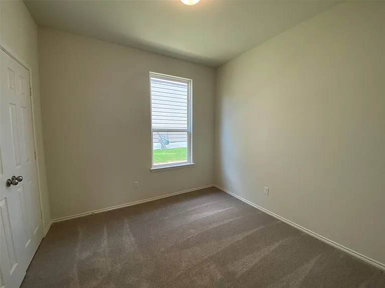 204 Nettletree Dr — Photo 10