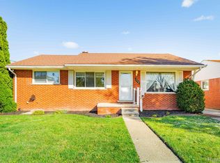 818 Progress Ave, Lincoln Park, MI 48146