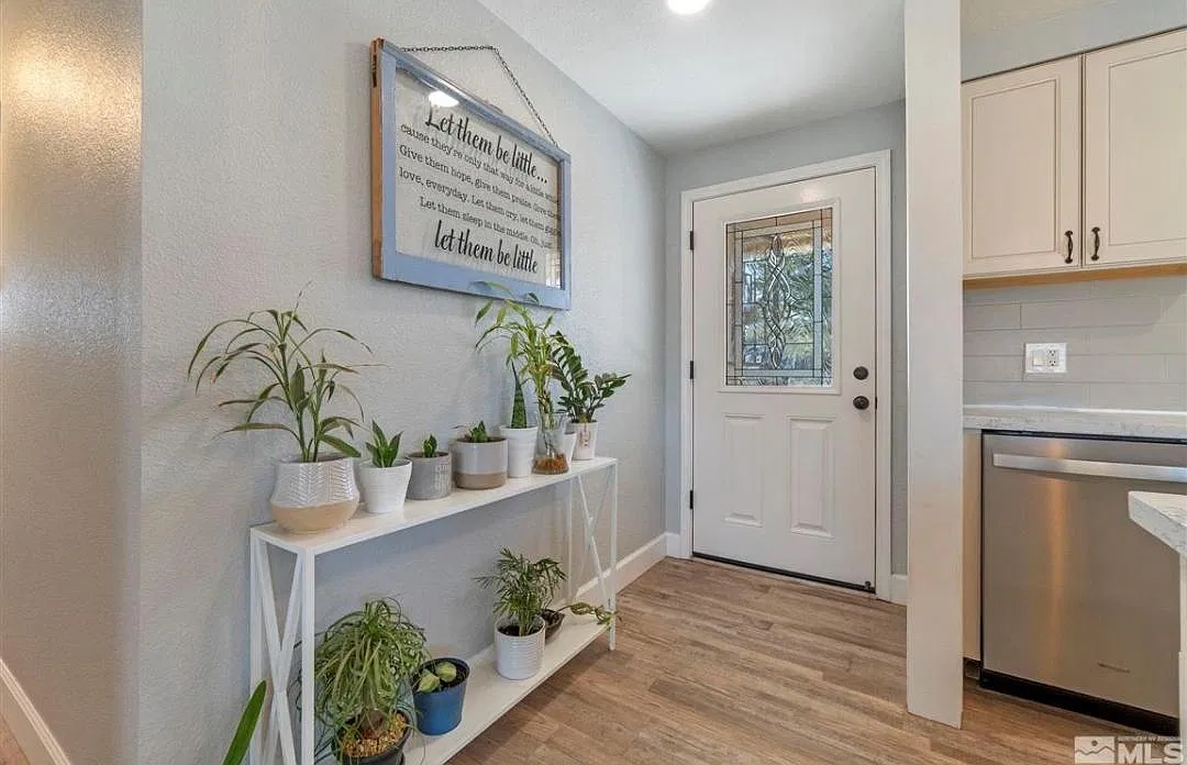 1338 Banner Dr — Photo 2