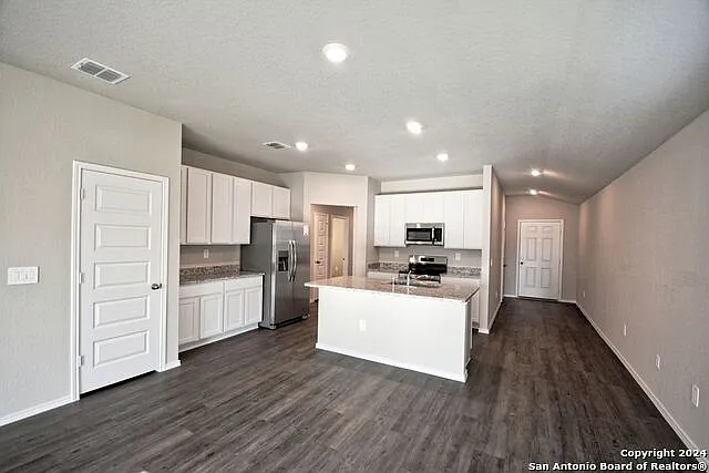 1136 Whitneyway Ln — Photo 5