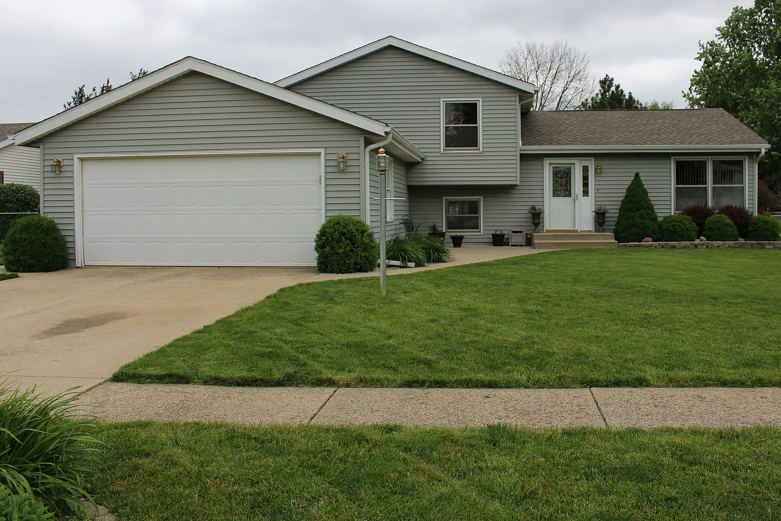 3512 Nowland Ave photo 1