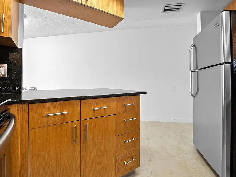 8373 Lake Dr #201 — Photo 17