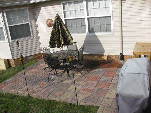 Wonderful patio to enjoy!
