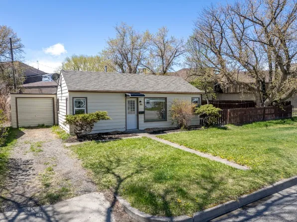 320 S 13th St, Livingston, MT 59047