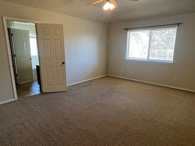 1607 Schottische Ln — Photo 9