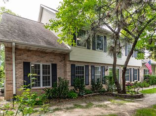 1558 Laurel Oaks Dr, Streamwood, IL