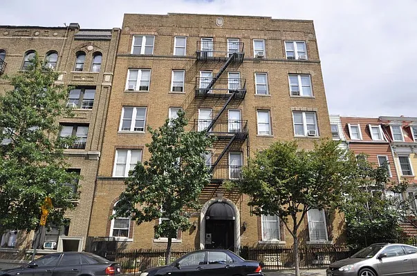 Rented by FirstService Realty (legacy) | media 38