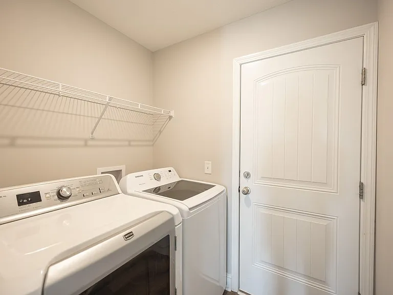 7020 White Pine Ave — Photo 8