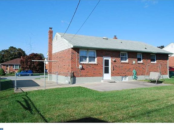 4th image of 2415 Hartley Pl