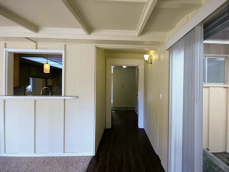 7131 Princess View Dr — Photo 2