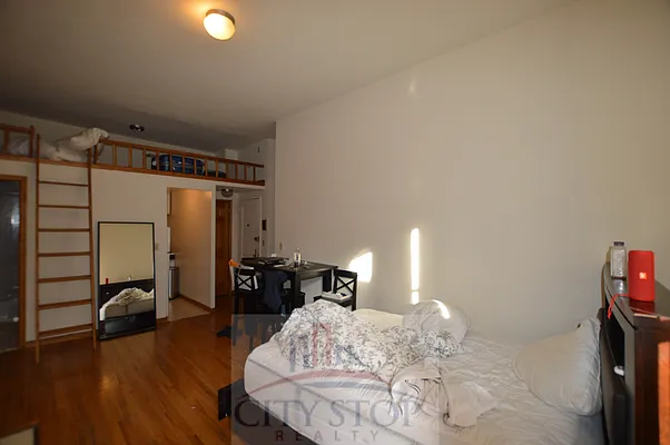 Rented by City Stop Realty | media 35