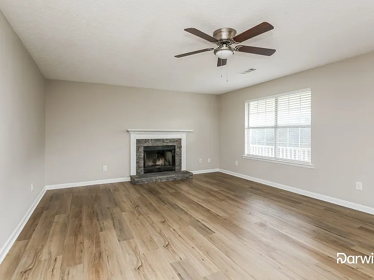3710 Cobblestone Dr — Photo 2