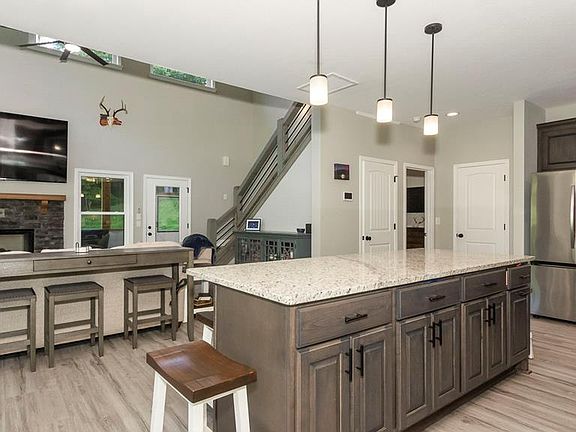 21st image of 1651 Winding Stairs Rd