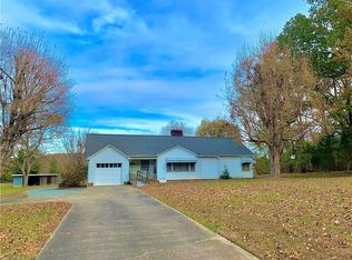1043 Black Farm Rd, Thomasville, NC 27360