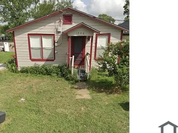 1206 Henderson St, Bryan, TX 77803