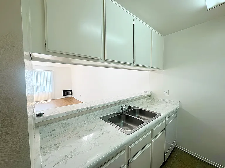 11840 Venice Blvd #103 — Photo 8