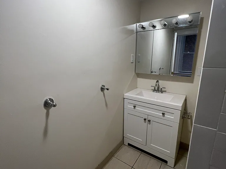 10 Barrows St #4 — Photo 14