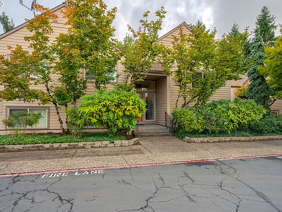 2nd image of 2506 SE Baypoint Dr #U48