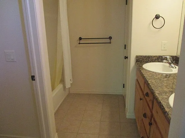 323 S 3525 W — Photo 13
