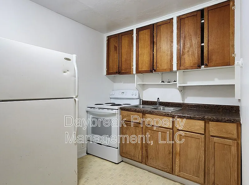 1 bed, 1.0 bath, $595 — Photo 4