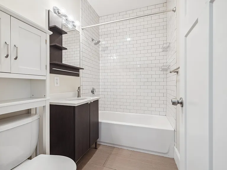 27 Caldwell St #2 — Photo 8