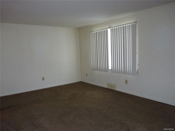 5th image of 213 Oelkers St