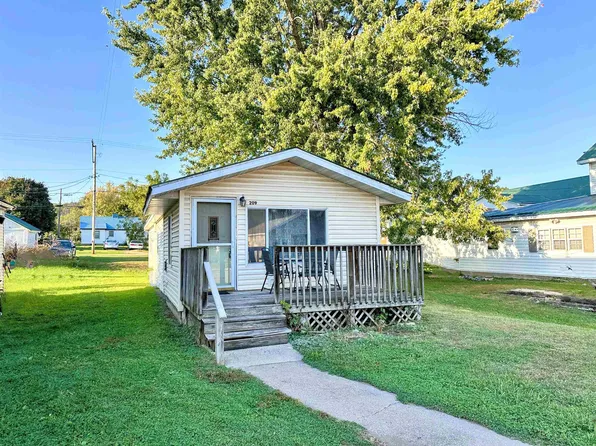 209 E Front Wauzeka Cir, Wauzeka, WI 53826