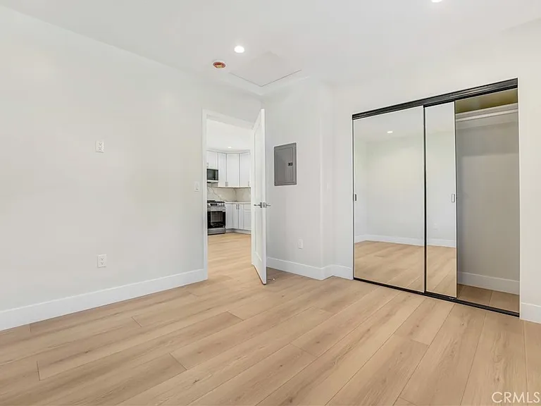 6724 Katherine Ave — Photo 7