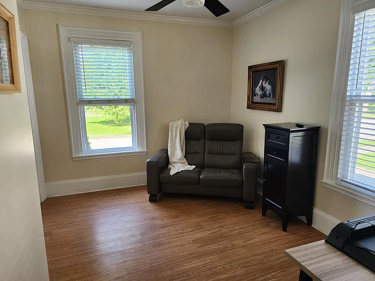 285 Pine St #4 — Photo 17