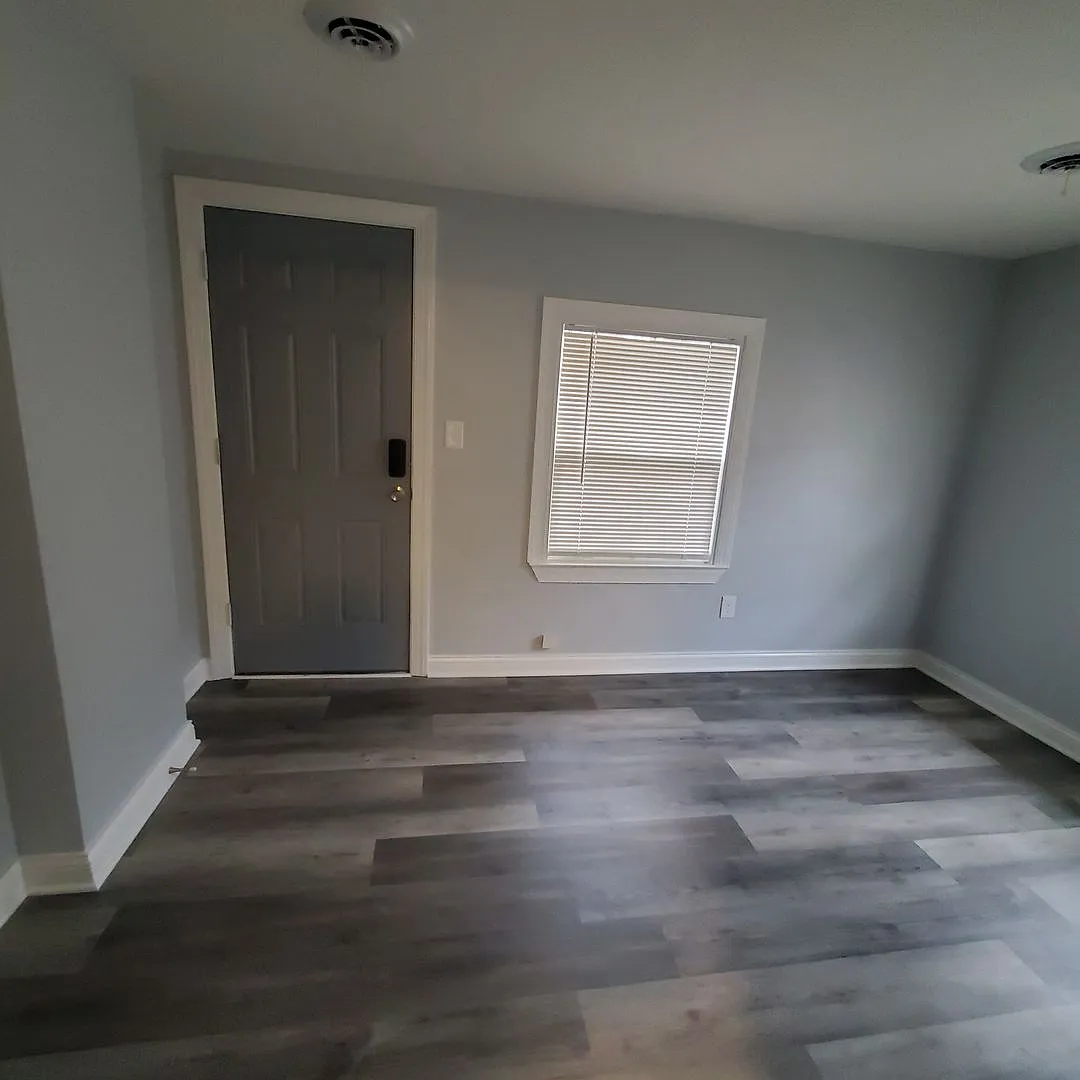 909 College Ave. — Photo 3