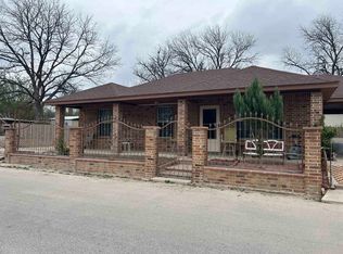 101 Minjares St, Del Rio, TX 78840