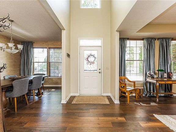 4th image of 6501 Sussex Dr