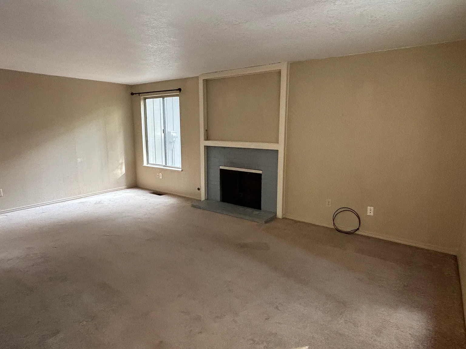 3 bed, 1055 sqft, $2,800 — Photo 3