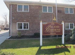 678 Fulton St APT V13, Farmingdale, NY 11735