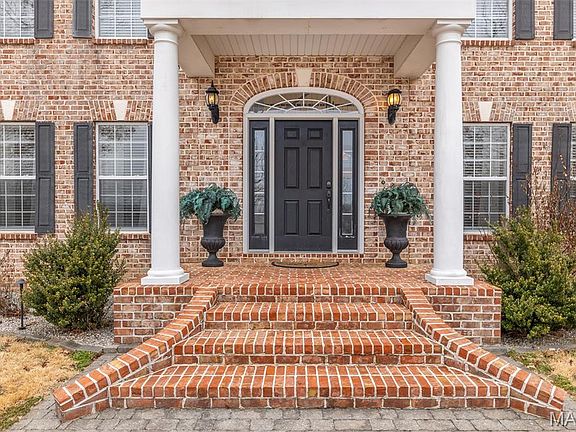 4th image of 1 Twin Oaks Ln