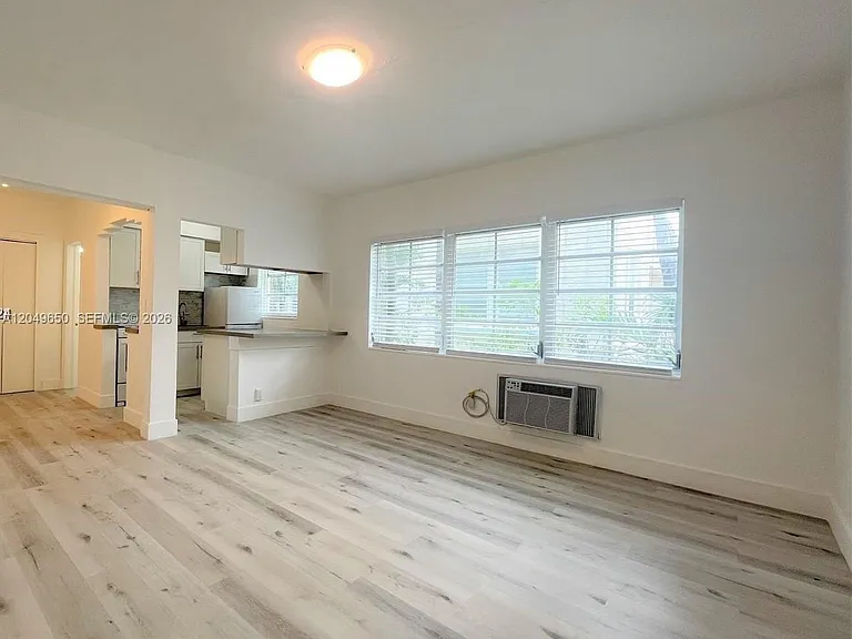 1021 Euclid Ave #9 — Photo 3