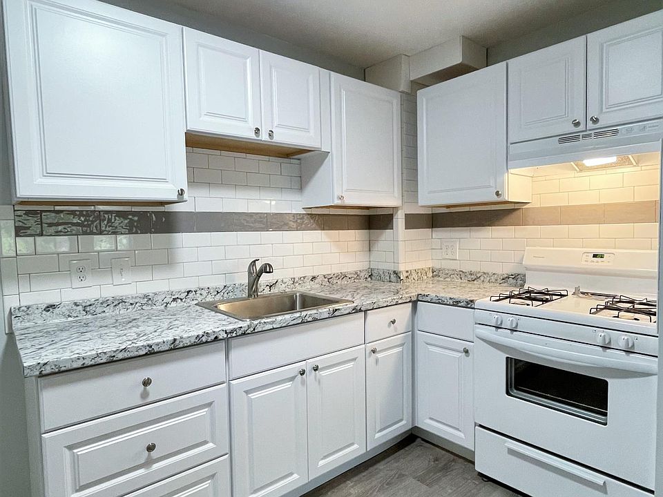 1st image of 580 Bridge St #5T