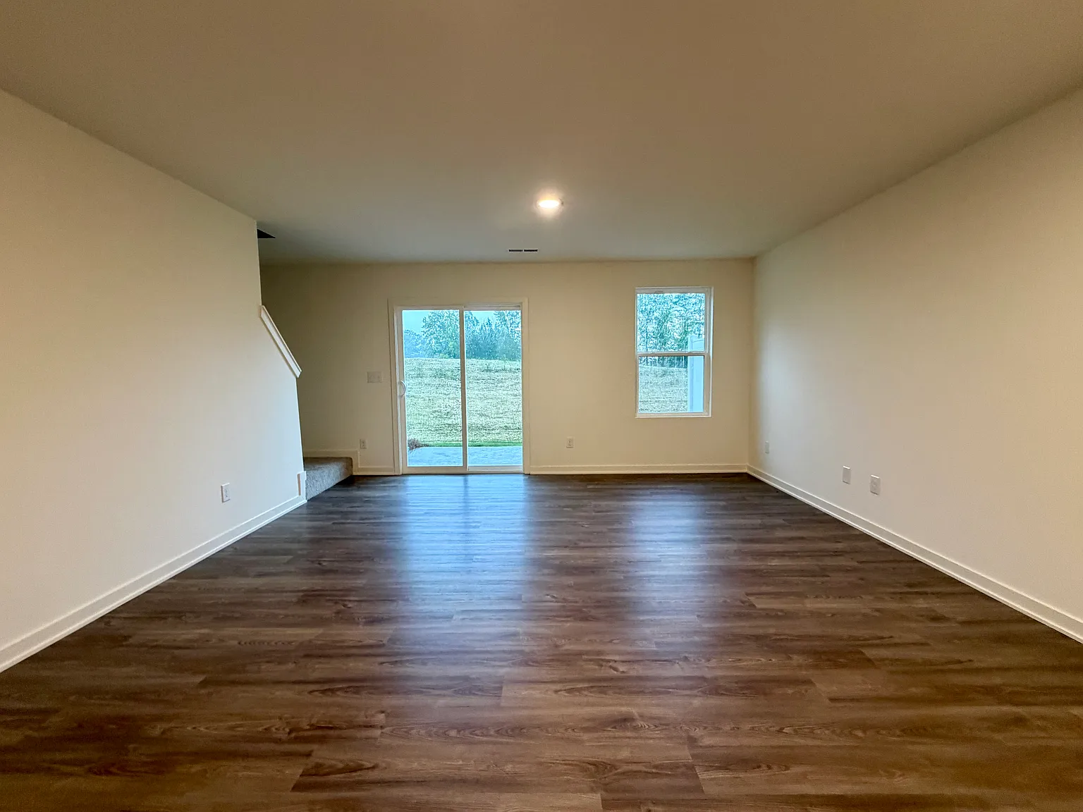 3 bed, 2.5 bath, 1648 sqft, $1,850 — Photo 3