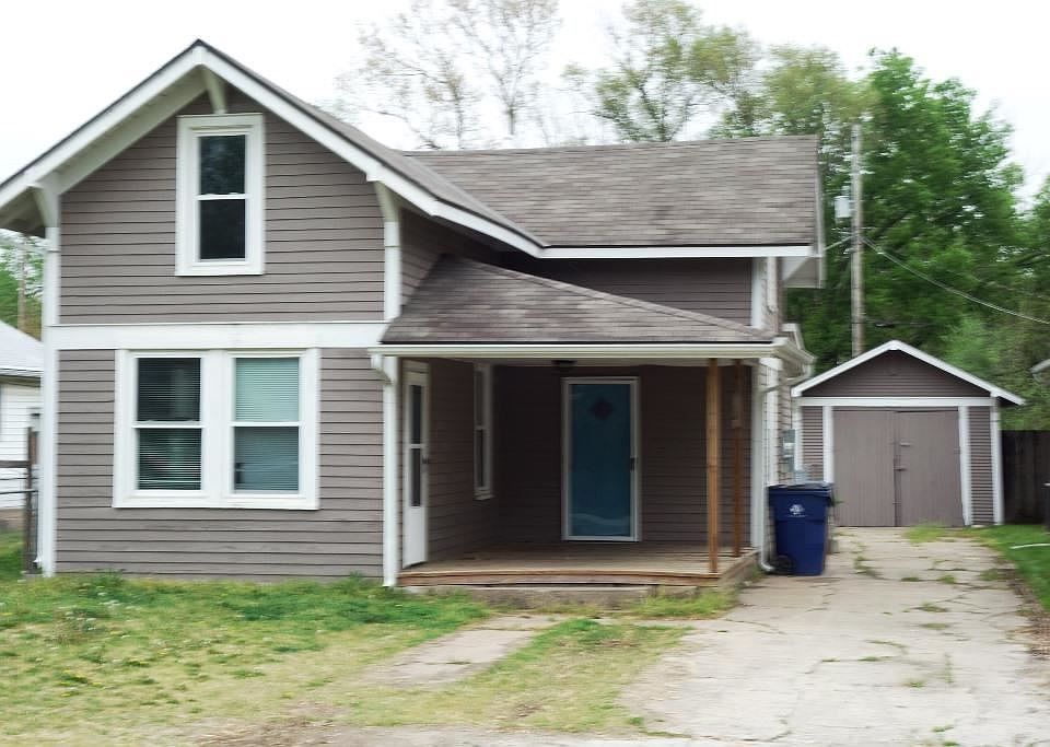 1st image of 108 S Willow St
