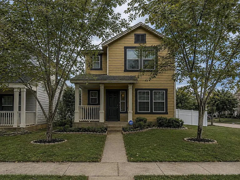 710 Alamo Plaza Dr — Photo 1
