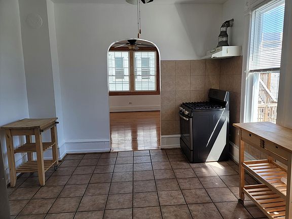4th image of 2844 N Sacramento Ave