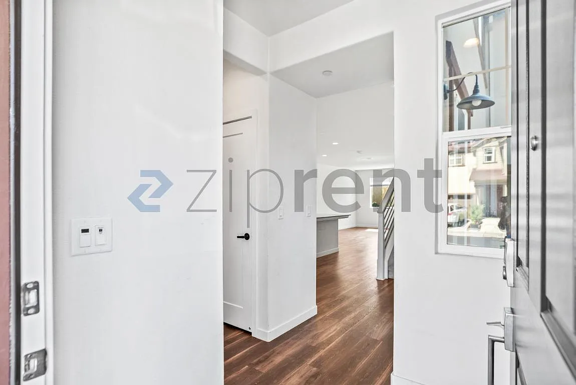 4 bed, 1953 sqft, $4,700 — Photo 4