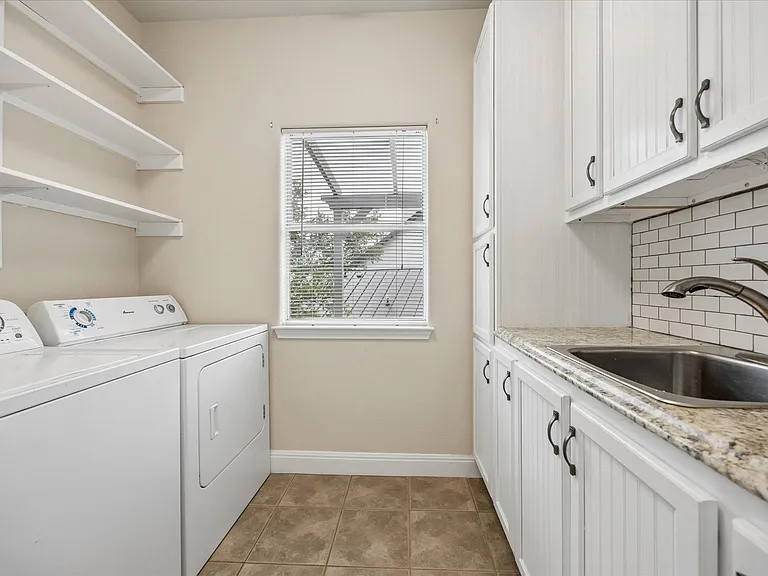 313 S Flamingo Dr — Photo 23